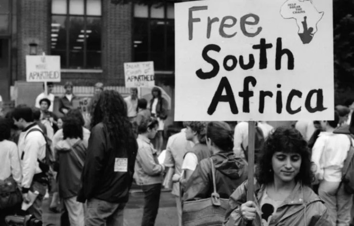 Apartheid anti south movement freedom africa 1990 mandela african nelson forward archive theguardian demonstration first historical trafalgar square